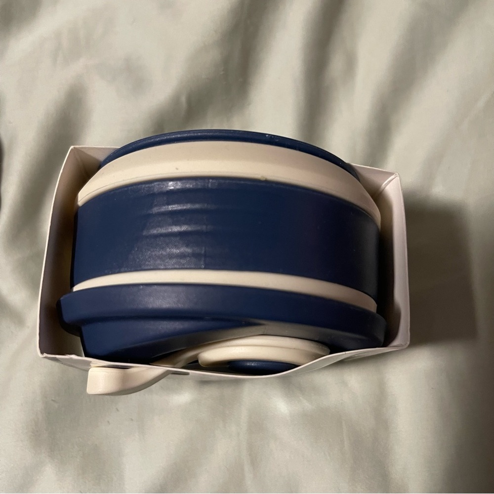 Target Bullseye 2024 HTF New Silicone Collapsible Tumbler Cup with LID & SLEEVE! - Picture 2 of 3